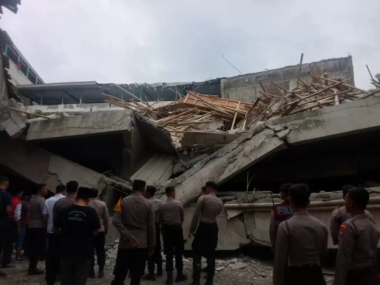 3-2543842533-904079236