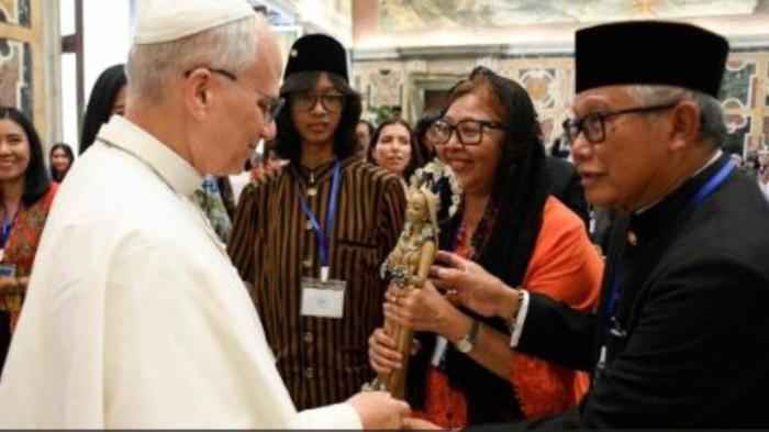 Audiensi-Khusus-dengan-200-WNI-Paus-Leo-XIV-Sebut-Pertemuan-Bersejarah