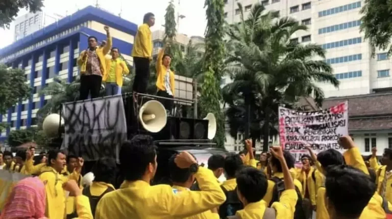 BEM UI Geruduk DPR, Usung 17+8 Tuntutan Rakyat