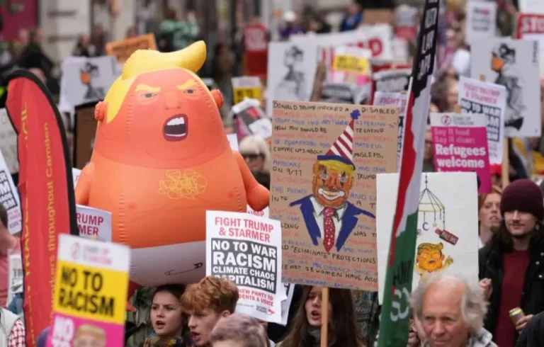 Demo-Tolak-donald-trump