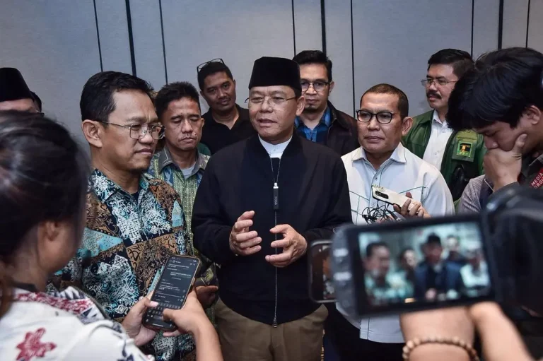 Dukungan 33 DPW Kokohkan Posisi Mardiono di PPP