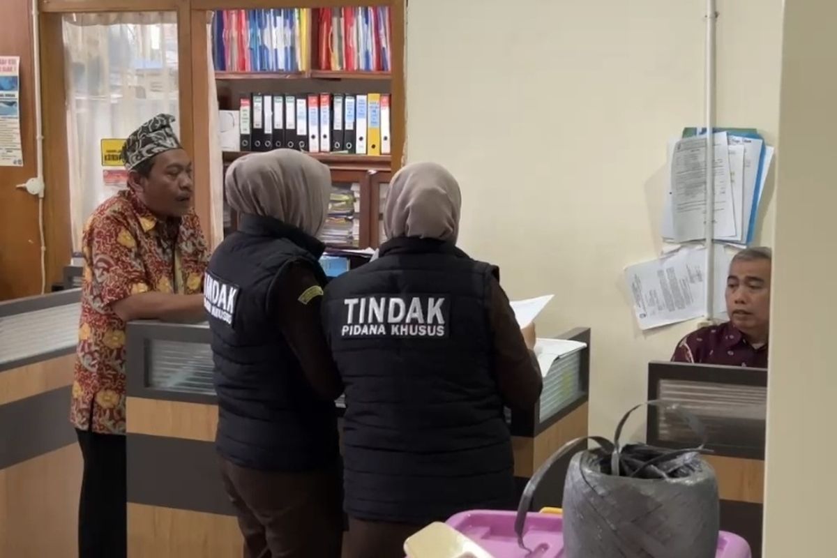 Kejari Geledah Dinkes Bengkulu