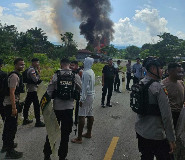 Kerusuhan di Yalimo, 30 Kios dan Rumah Hangus Terbakar