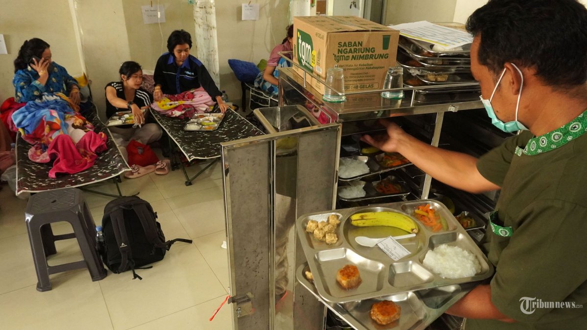 Korban-Keracunan-MBG-di-Kabupaten-Bandung-Barat_20250926_070821