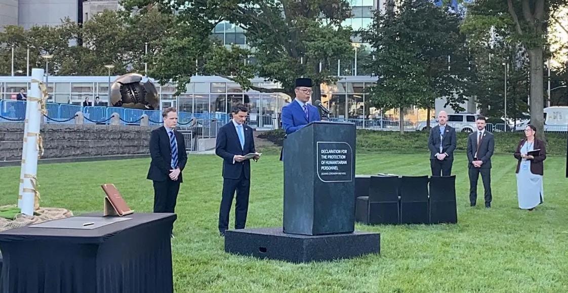 Menlu Sugiono Teken Deklarasi Perlindungan Personel Kemanusiaan