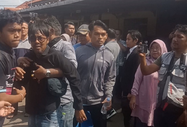 Rekonstruksi Kasus Putri Apriyani Picu Ketegangan di Polres Indramayu