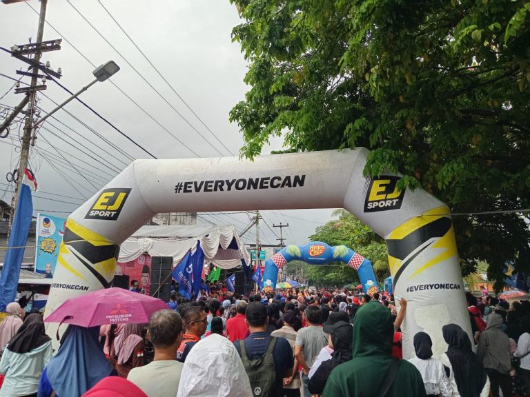 Senam-Sehat-dan-Jalan-Santai-Pererat-Persatuan-Warga