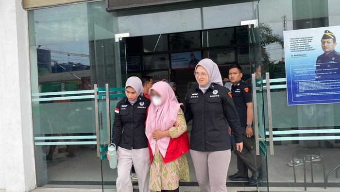 berinisial-rn-ditahan-kejari-belawan-dengan-dugaan-korupsi-dana-bos-tahun