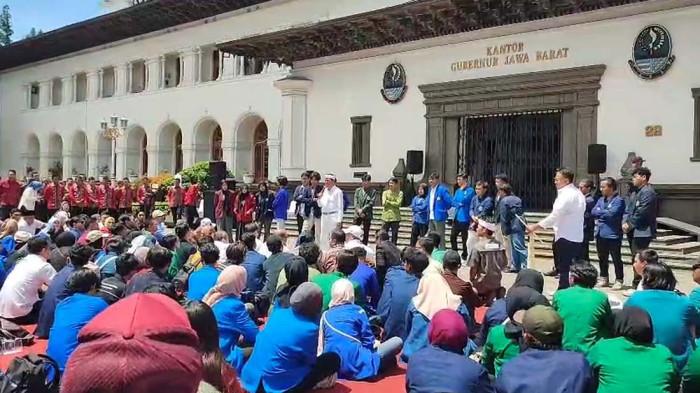 dedi-mulyadi-temui-mahasiswa