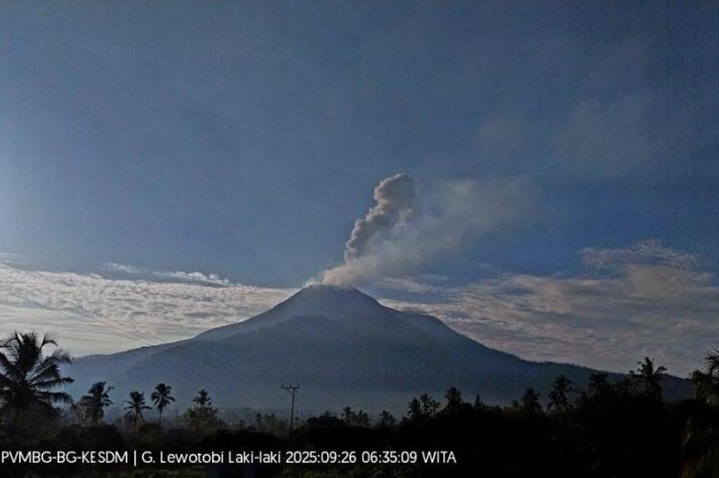 erupsi_gunung_lewotobi_laki_laki
