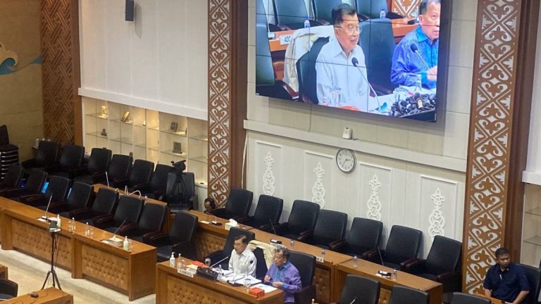 jusuf_kalla_saat_rdpu_bersama_baleg_dpr_ri