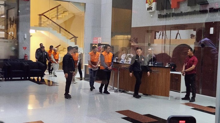 kpk-tahan-dirut-bank-jepara-artha-dan-4-tersangka-lain-kasus-kredit-fiktif