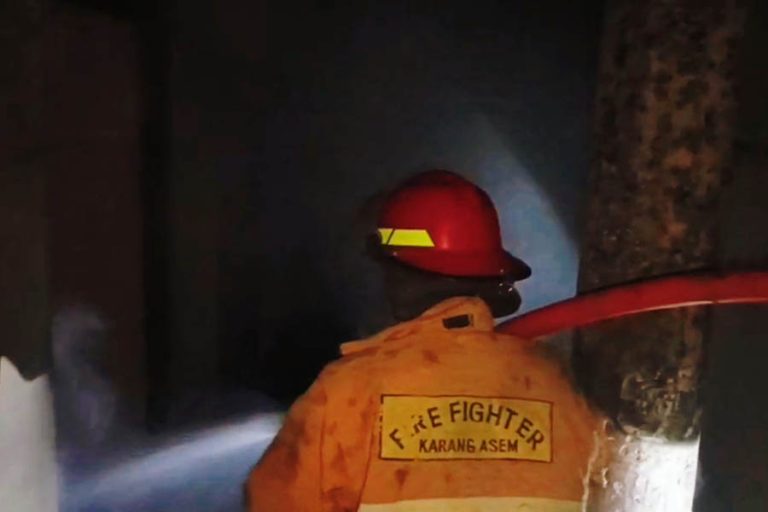 laundry-dan-rumah-di-sidemen-terbakar-kerugian-capai-ratusan-juta_01