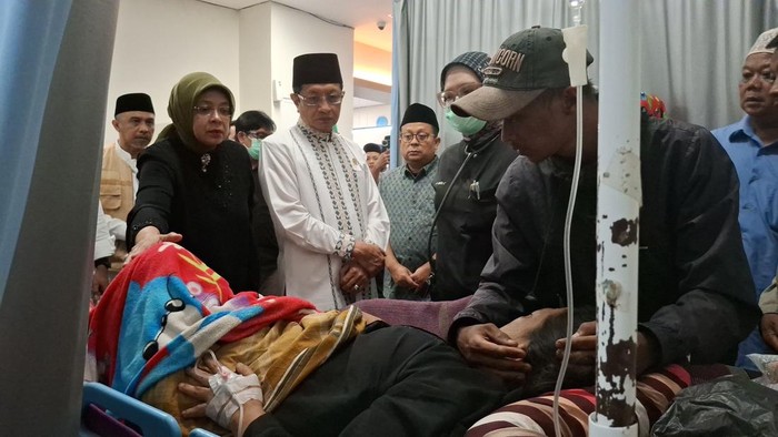 menag-kunjungi-korban-luka-bangunan-majelis-taklim-ambruk