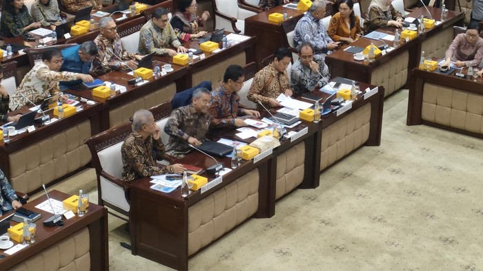 menkeu-purbaya-rapat-perdana-di-dpr