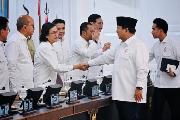 presiden_prabowo_subianto_bersalaman