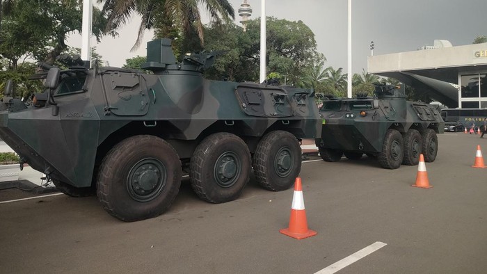 rantis-tni-jaga-gedung-dpr-