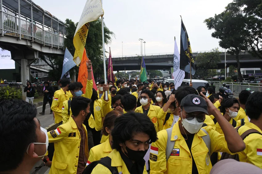 BEM UI Gelar Rapat Dengar Pendapat Warga di Depan DPR