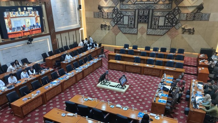 komisi-ix-dpr-rapat-tertutup-dengan-menaker